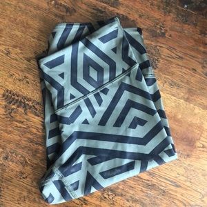 Lululemon Aztec leggings- mid rise